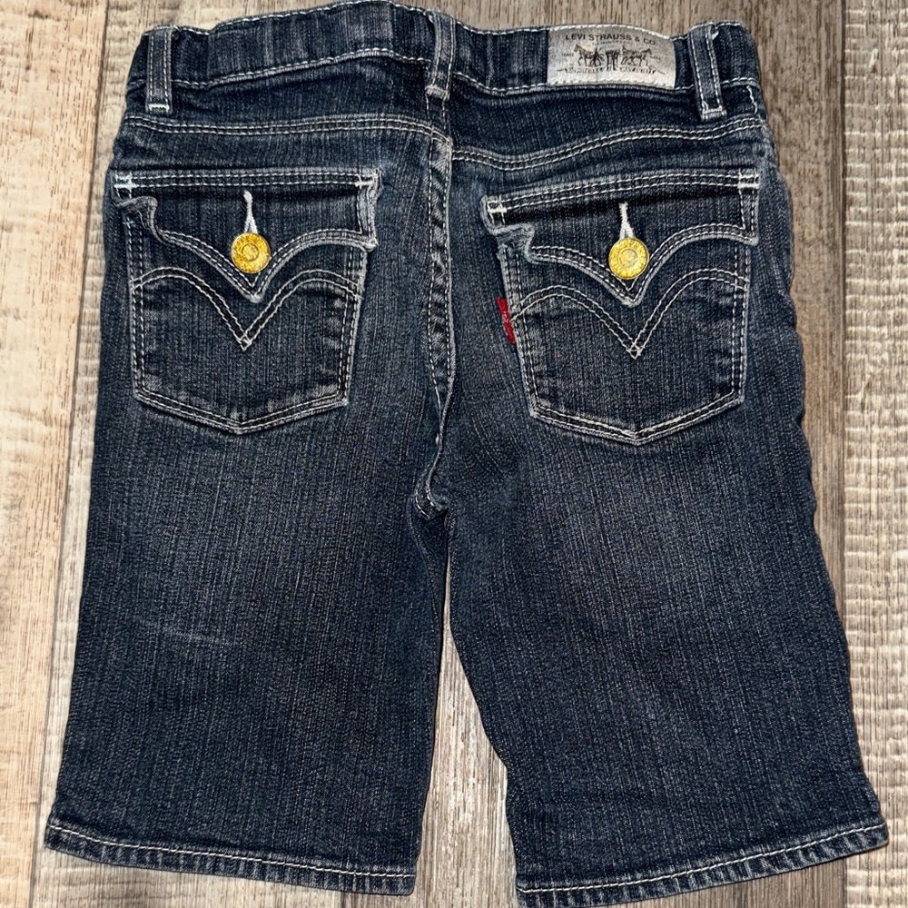 Levi's Shorts-size 5